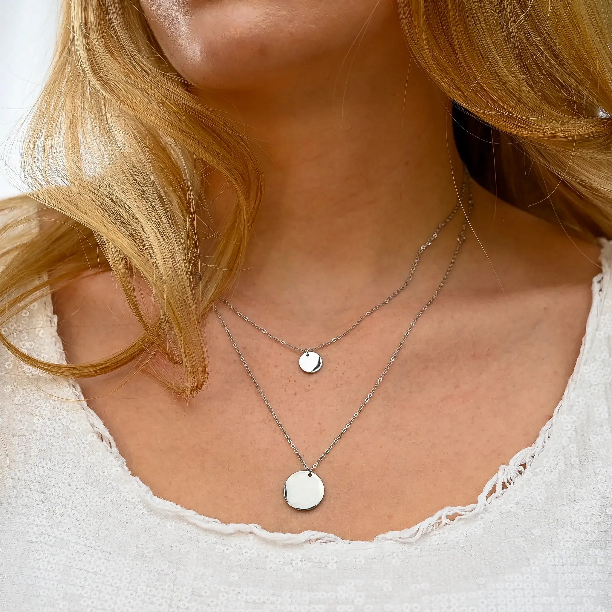 Wasserfestes Damen Halsketten Set Silber mit zwei Münzen bzw. Coins aus Edelstahl.