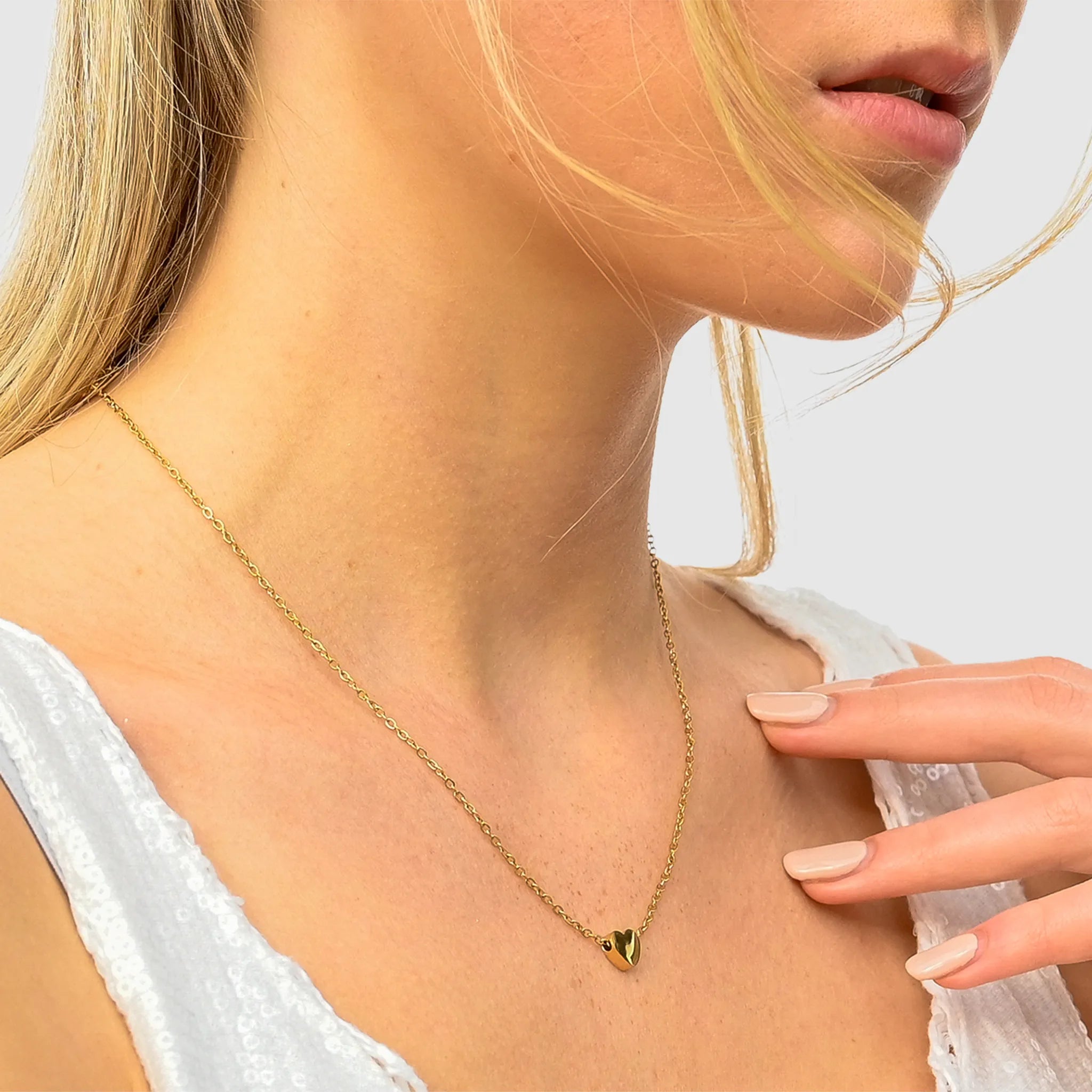 Wasserfeste Damen Gliederkette Halskette Gold in Edelstahl. Herz Anhänger. Sanft zur Haut, farbecht von der Marke 1887Gem.