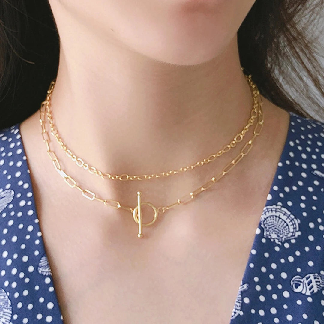 Layering Choker Silberkette aus Sterlingsilber in Gold plated am Model.