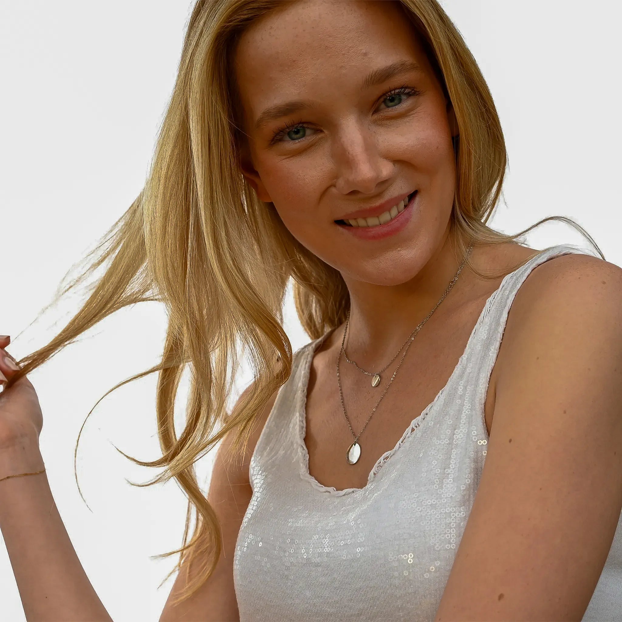 Wasserfestes Damen Halsketten Set Silber mit zwei Münzen bzw. Coins aus Edelstahl.