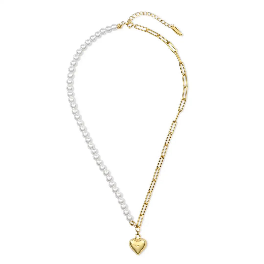 Perlenkette kombiniert mit Silberkette vergoldet und Herz Charm.
