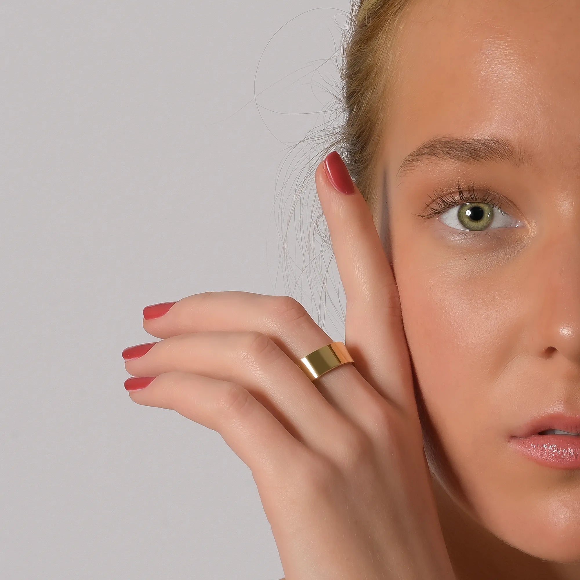 Ring Damen Gold Nephele 8mm | wasserfest